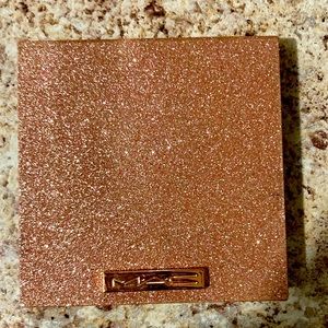 MAC STAR DIPPED FACE COMPACT: MEDIUM DEEP